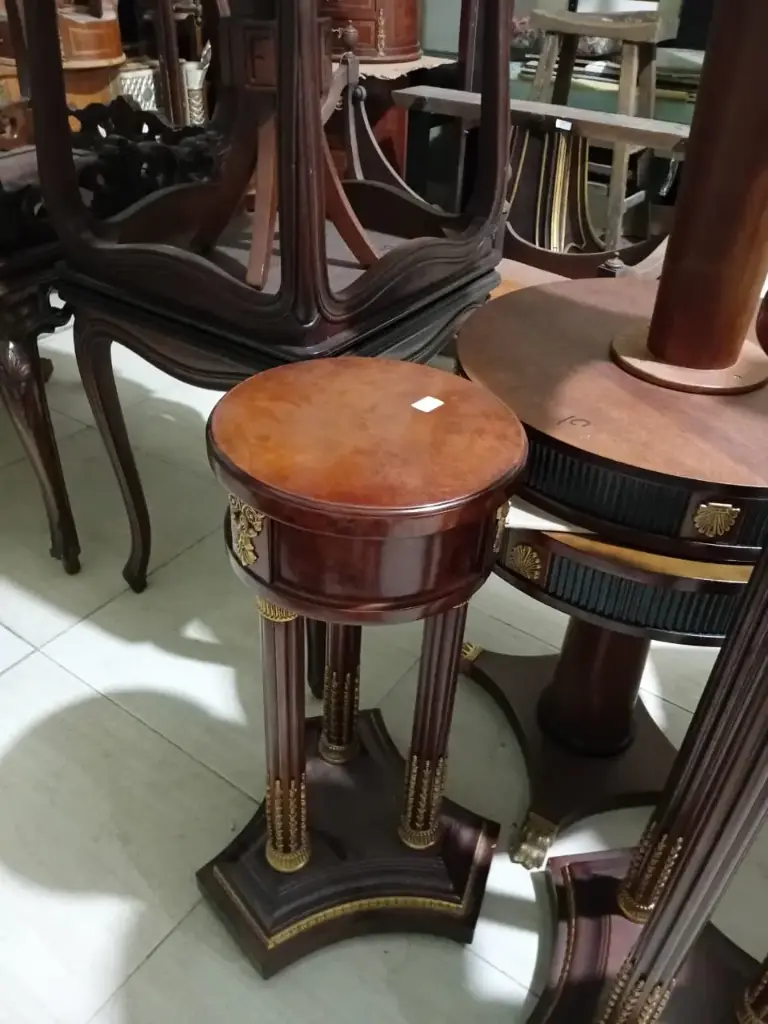 LOW FLOWER STAND E 23