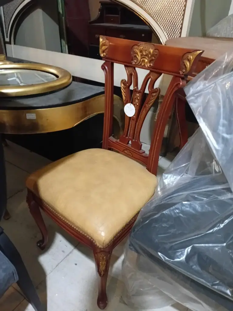 CHAIR GUITAR  