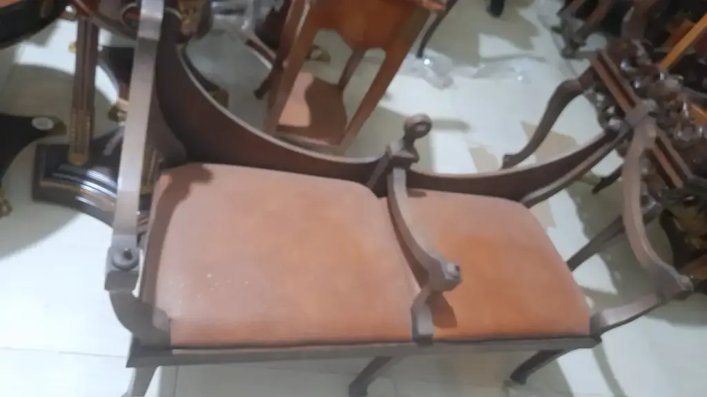 BENCH مجوزة مفرغة 