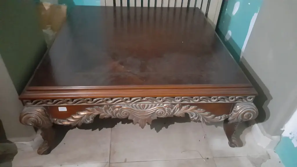 CENTRE TABLE LUIPHILIPE 