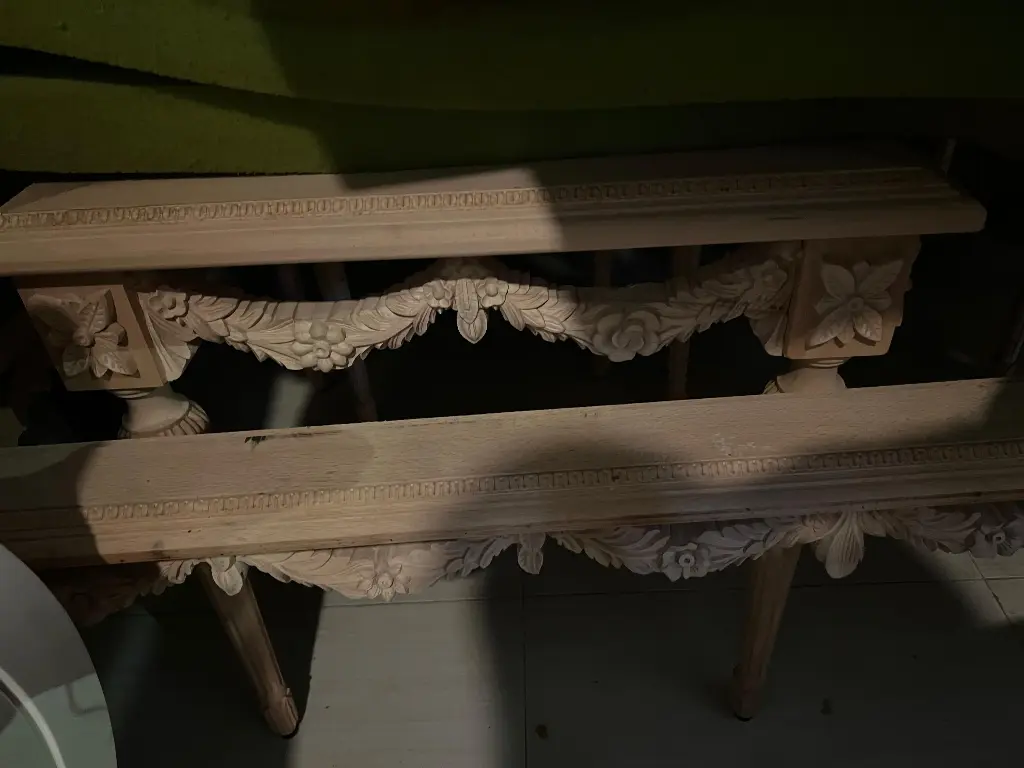 SIDE TABLE SALON AKALIL