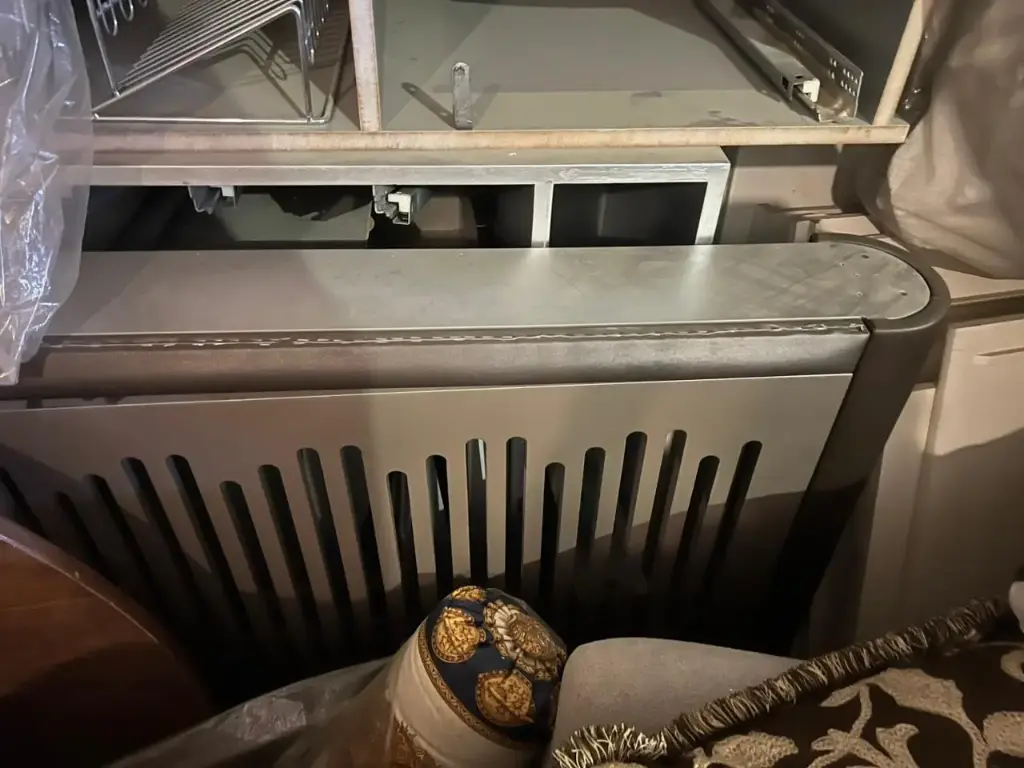 CACHE RADIATEUR FROM BEDROOM MAALOUF 