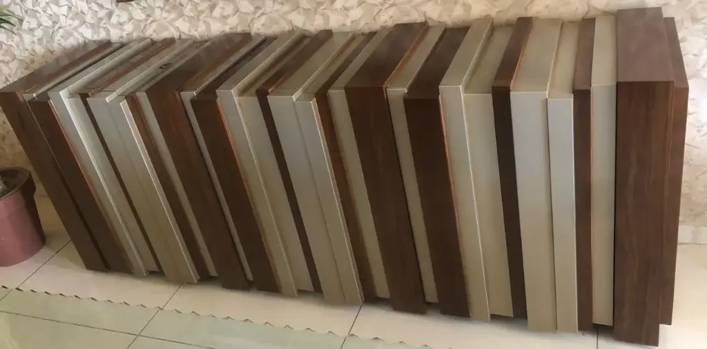 DRESSOIR BOOK 