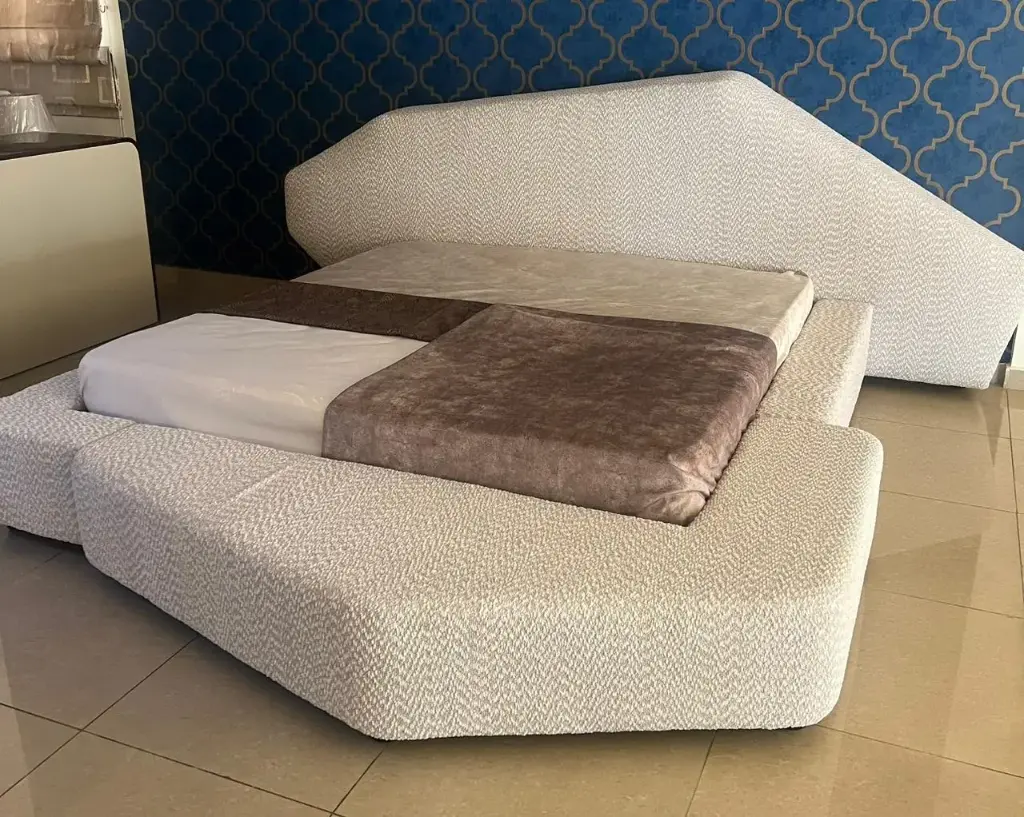 BED VISIONAIRE 