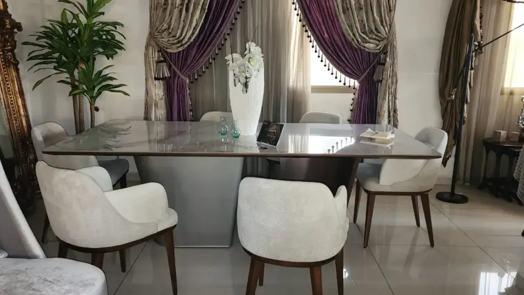 DINING TABLE VAGNER