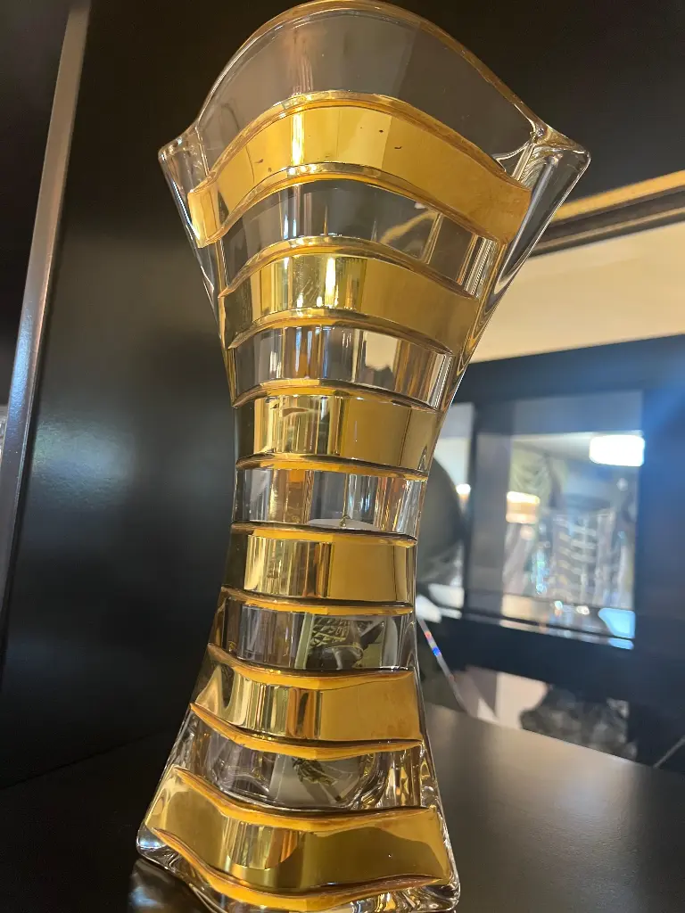 VASE 3588