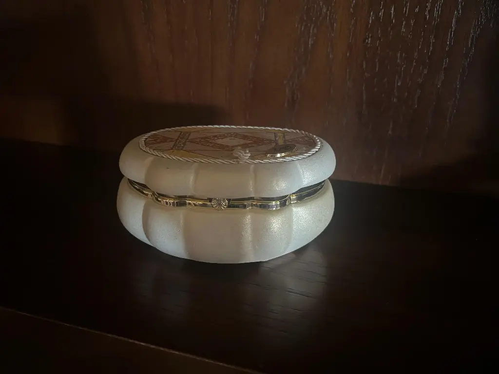 BONBONIERE 704GG AC 2110