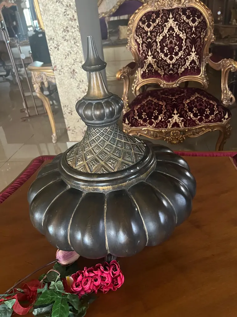 VASE 