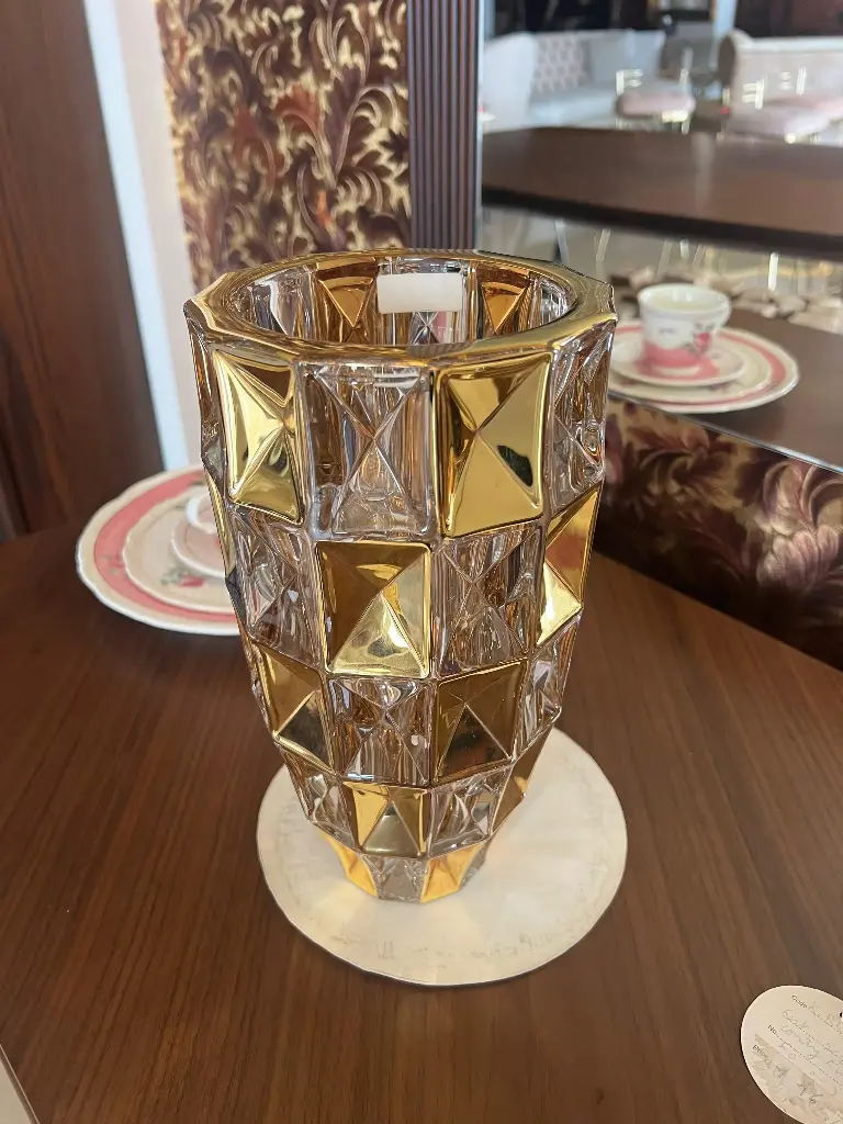 VASE 3701 