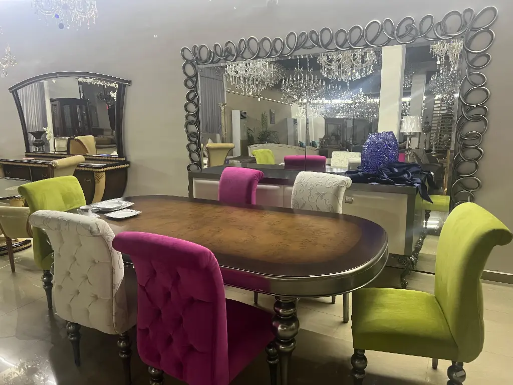 DINING ROOM MODEL TLEIS 