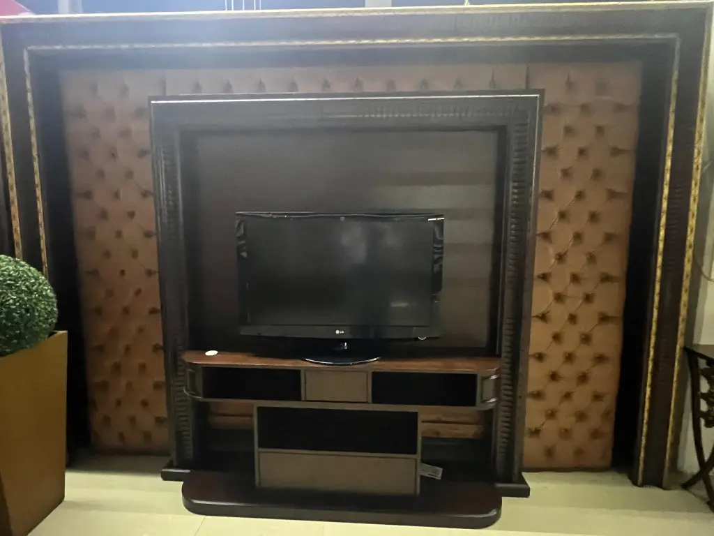 TV CABINET 