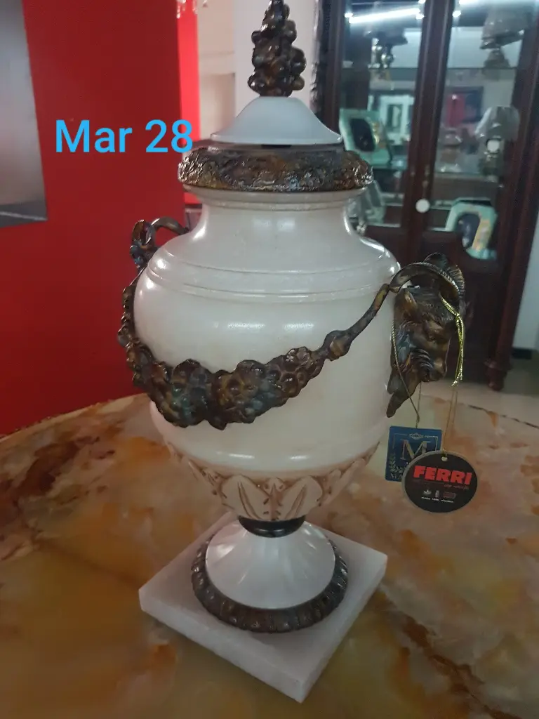 VASE 