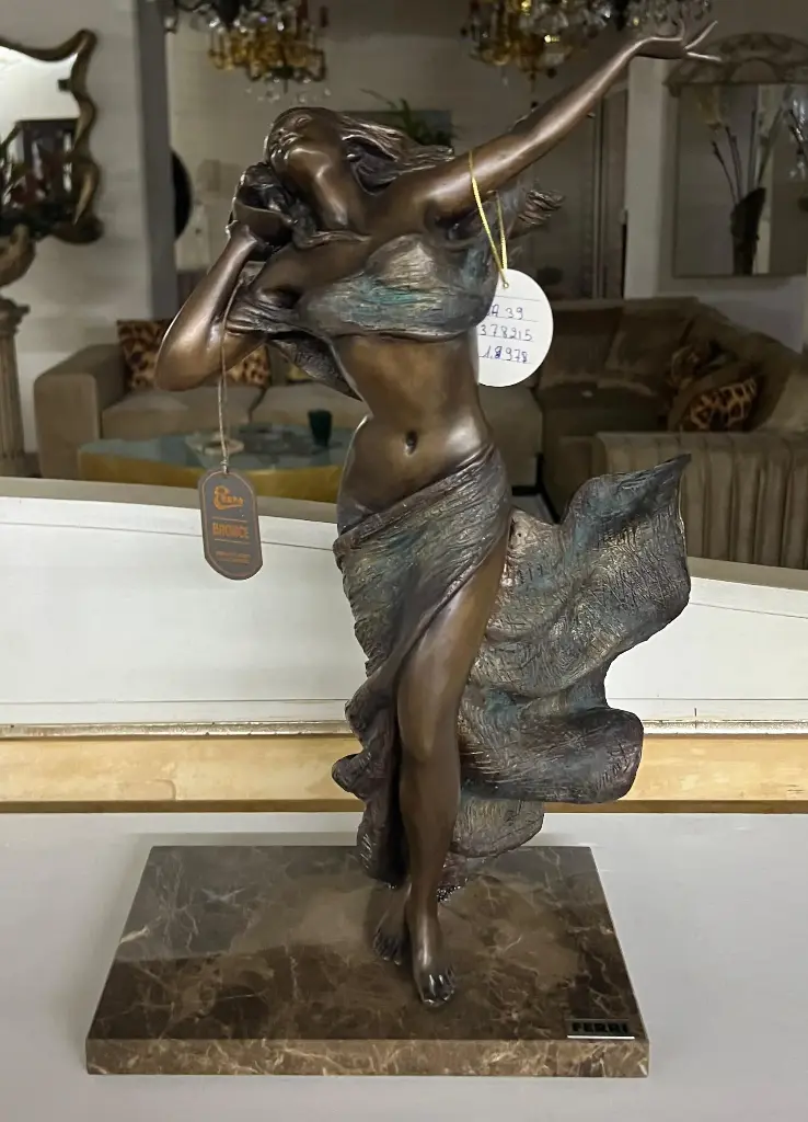 STATU EBANO 378215