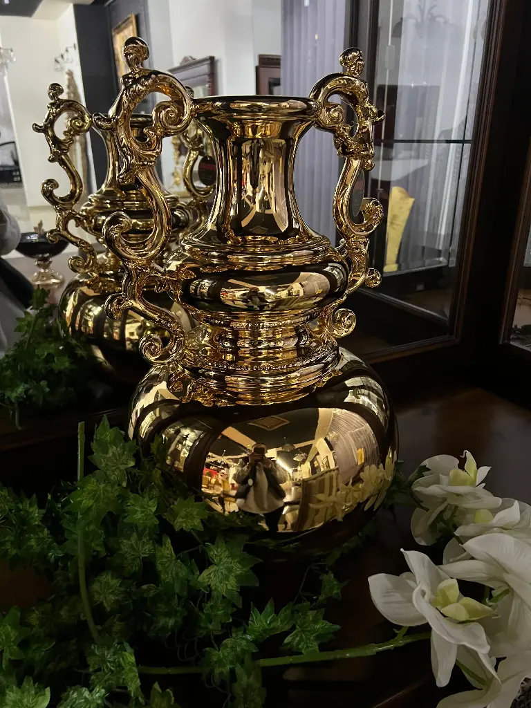 VASE 