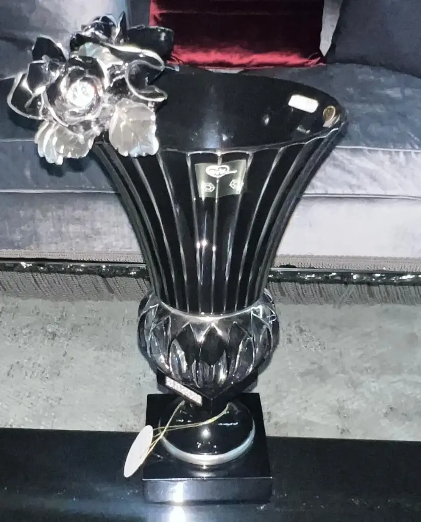 VASE VPNP/952/NP 
